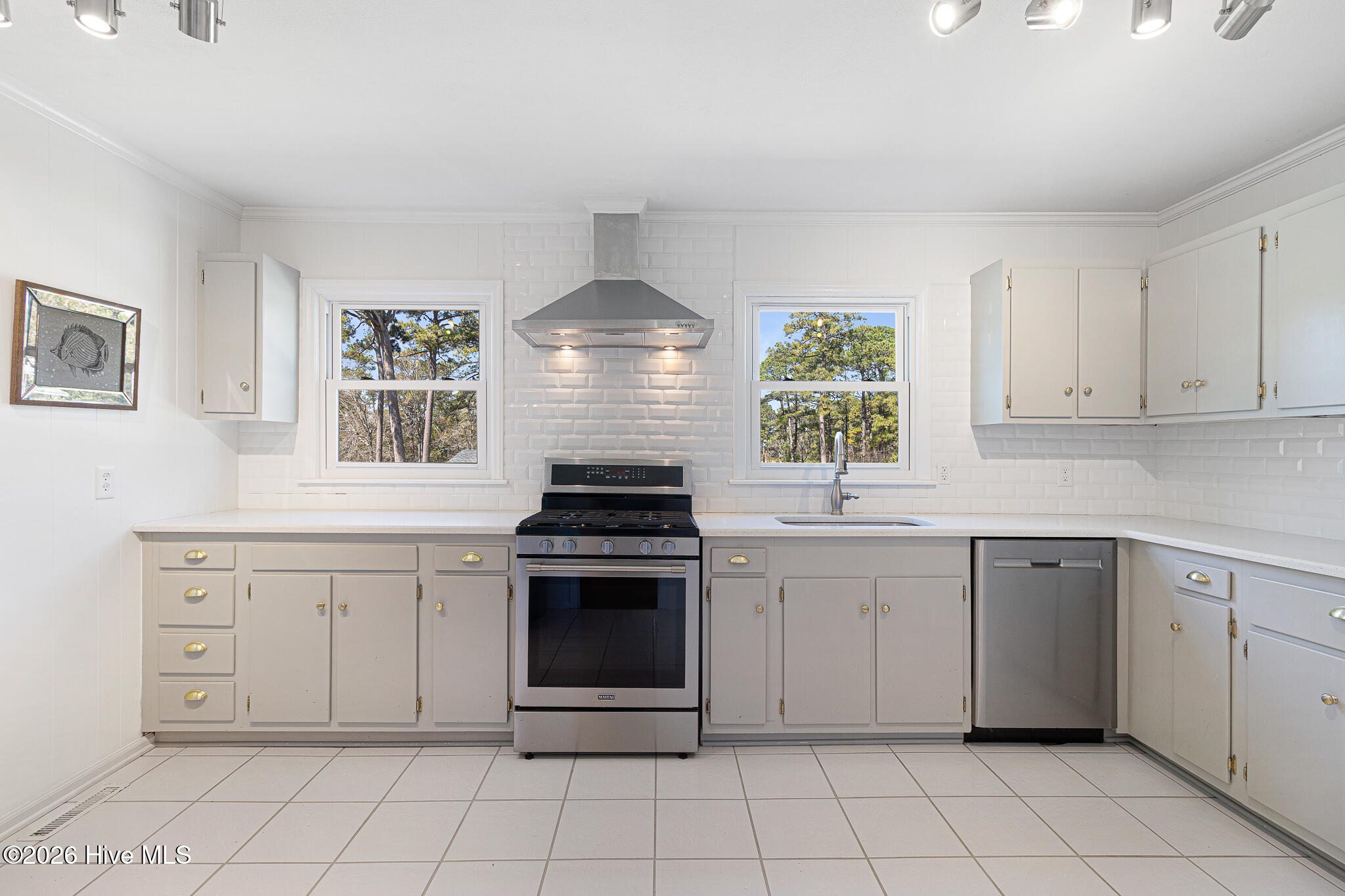 3208 Country Club Road Morehead City, NC 28557 - Photo 4 of 49 Spacious Kitchen