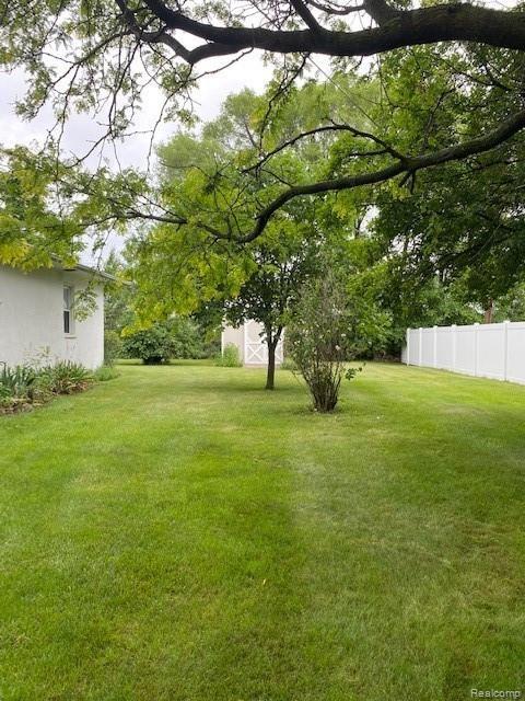 7346 Miller Road Swartz Creek, MI 48473 - Photo 19 of 22 IMG_5958.jpg