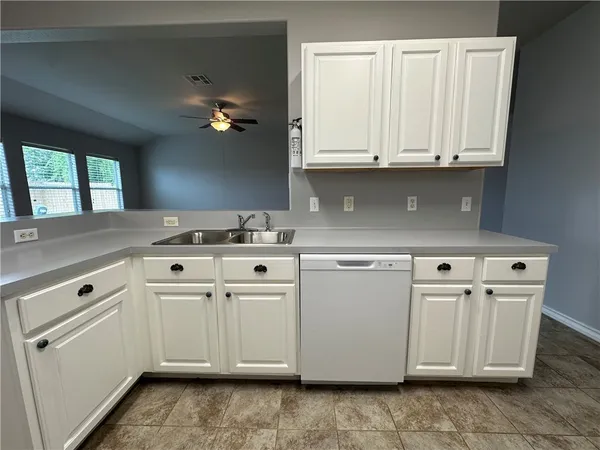 $2,200 | 2000 Westwood Drive, Portland, TX 78374