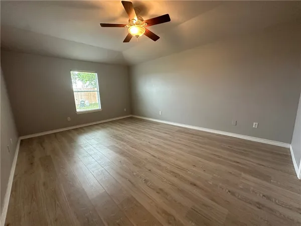 $2,200 | 2000 Westwood Drive, Portland, TX 78374