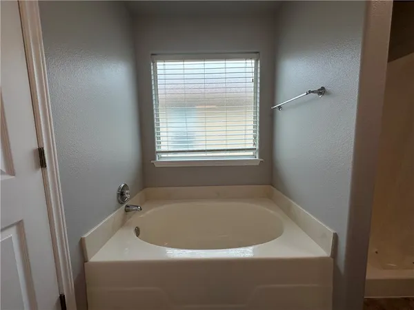 $2,200 | 2000 Westwood Drive, Portland, TX 78374