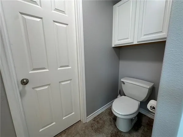 $2,200 | 2000 Westwood Drive, Portland, TX 78374