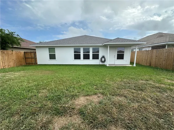 $2,200 | 2000 Westwood Drive, Portland, TX 78374