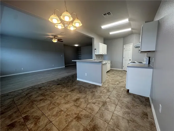 $2,200 | 2000 Westwood Drive, Portland, TX 78374