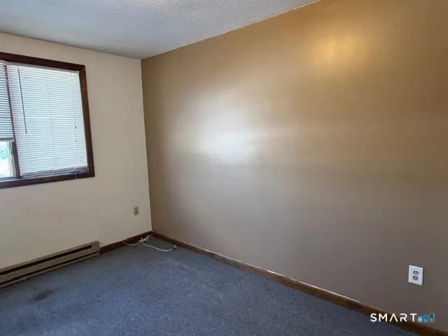 $1,150 | 483 Chestnut Hill Avenue, Waterbury, CT 06704