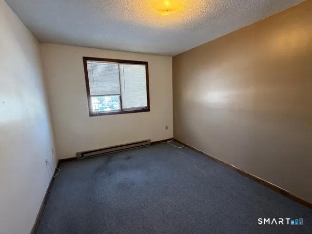 $1,150 | 483 Chestnut Hill Avenue, Waterbury, CT 06704