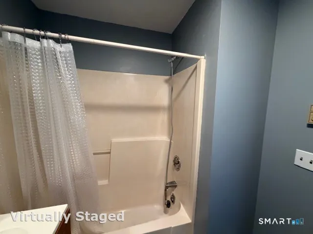 $1,150 | 483 Chestnut Hill Avenue, Waterbury, CT 06704