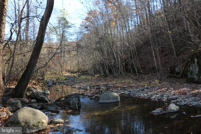 a view of outdoor space with sitting space