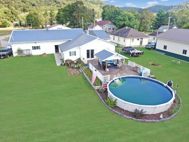 $259,999 | 220 2nd Street, Bell Center, WI 54631