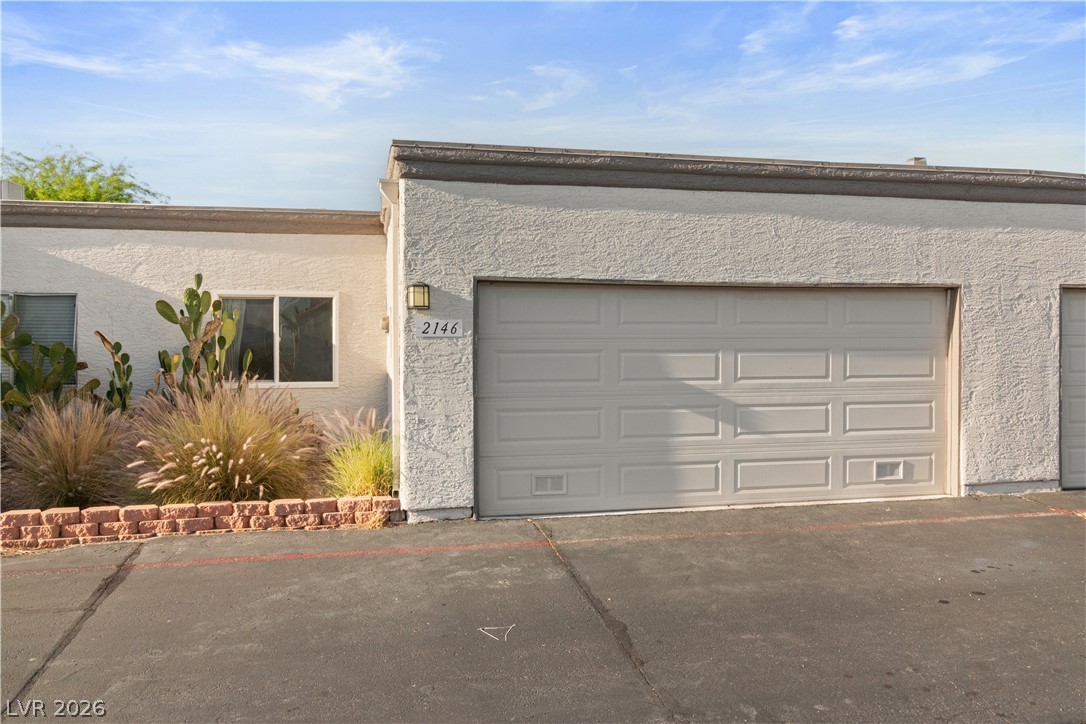 2146 High Dunes Lane Laughlin, NV 89029 - Photo 58 of 64 View of garage