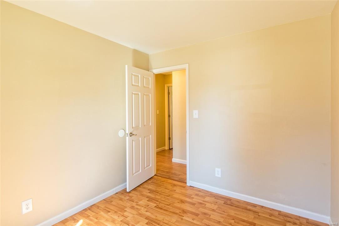 667 Walnut Point Court Ballwin, MO 63021 - Photo 13 of 35