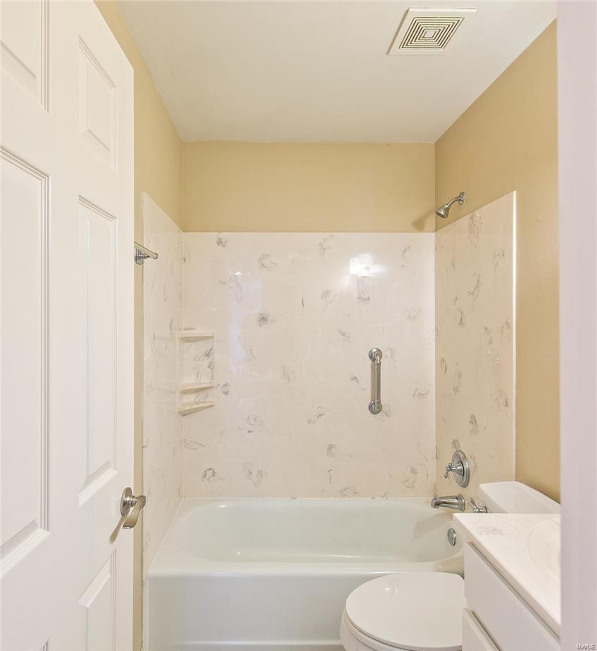 667 Walnut Point Court Ballwin, MO 63021 - Photo 19 of 35