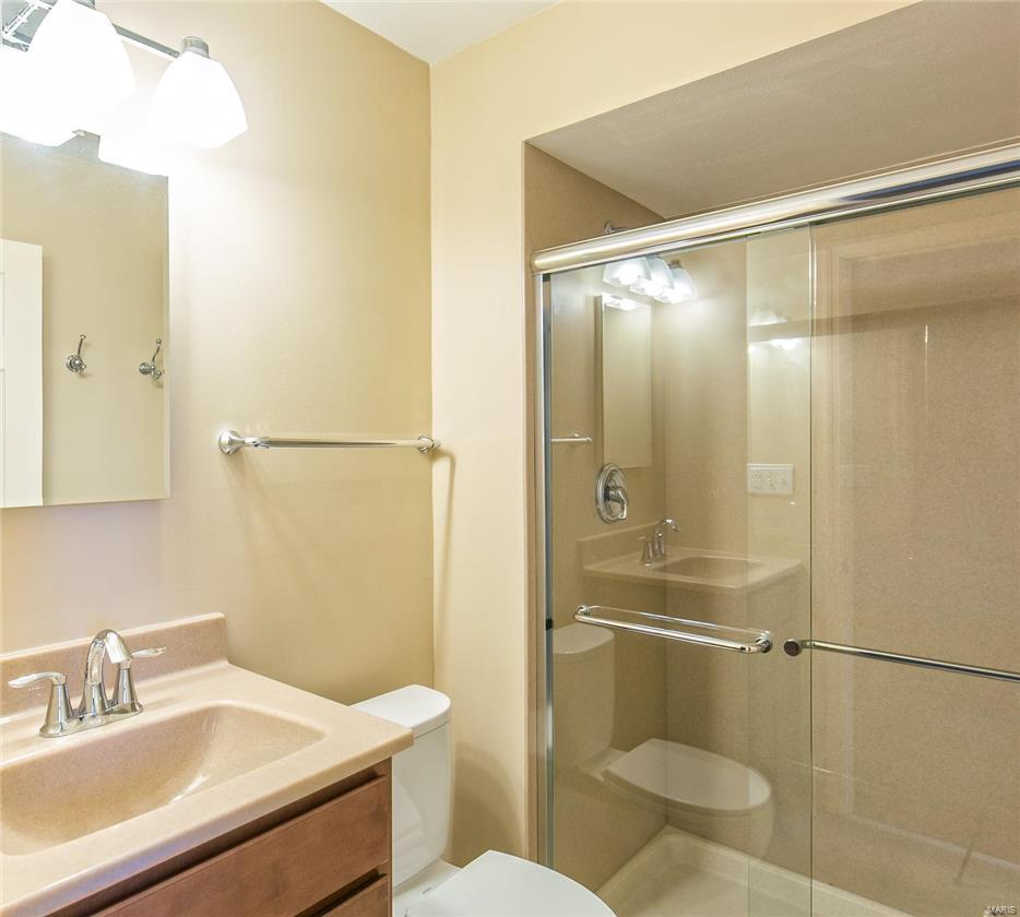 667 Walnut Point Court Ballwin, MO 63021 - Photo 20 of 35