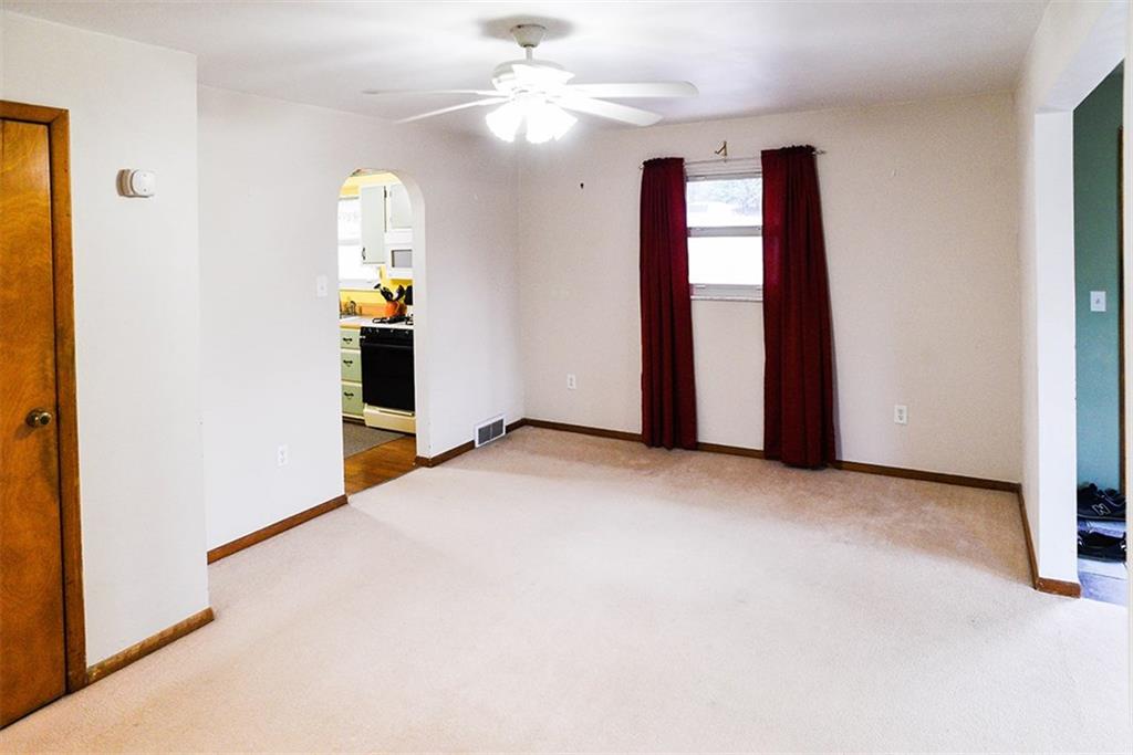 45 Privateroad 5000 Indiana, PA 15701 - Photo 4 of 22 Interior
