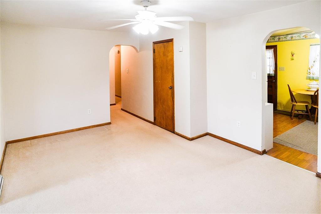 45 Privateroad 5000 Indiana, PA 15701 - Photo 5 of 22 Interior