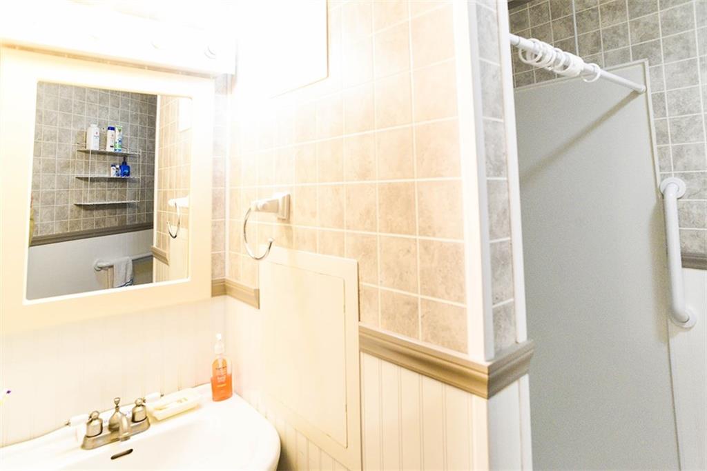 45 Privateroad 5000 Indiana, PA 15701 - Photo 10 of 22 Bathroom