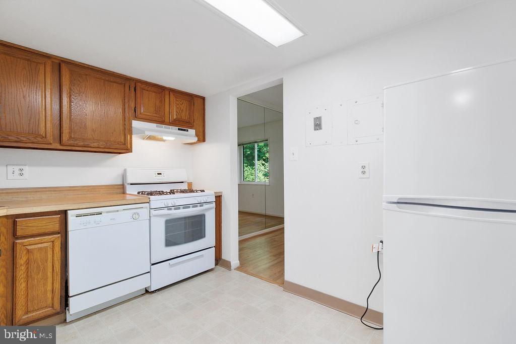 1414 Northgate Square, Unit 14142A Reston, VA 20190 - Photo 12 of 27 Gallery Image 12