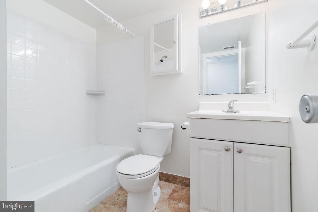 1414 Northgate Square, Unit 14142A Reston, VA 20190 - Photo 16 of 27 Gallery Image 16