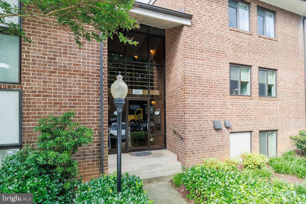 1414 Northgate Square, Unit 14142A Reston, VA 20190 - Photo 26 of 27 Gallery Image 26