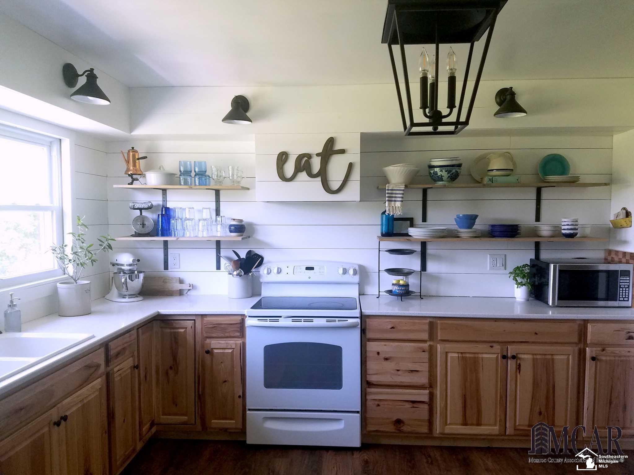 4594 South Custer Road Monroe, MI 48161 - Photo 7 of 22