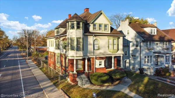 $1,420 | 2405 Field Street, Detroit, MI 48214