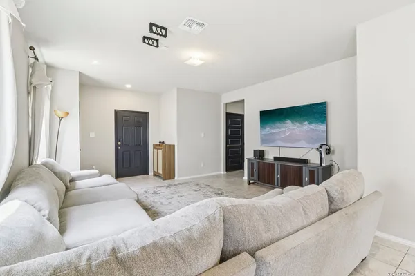 $259,999 | 2505 Dino Drive, Seguin, TX 78155