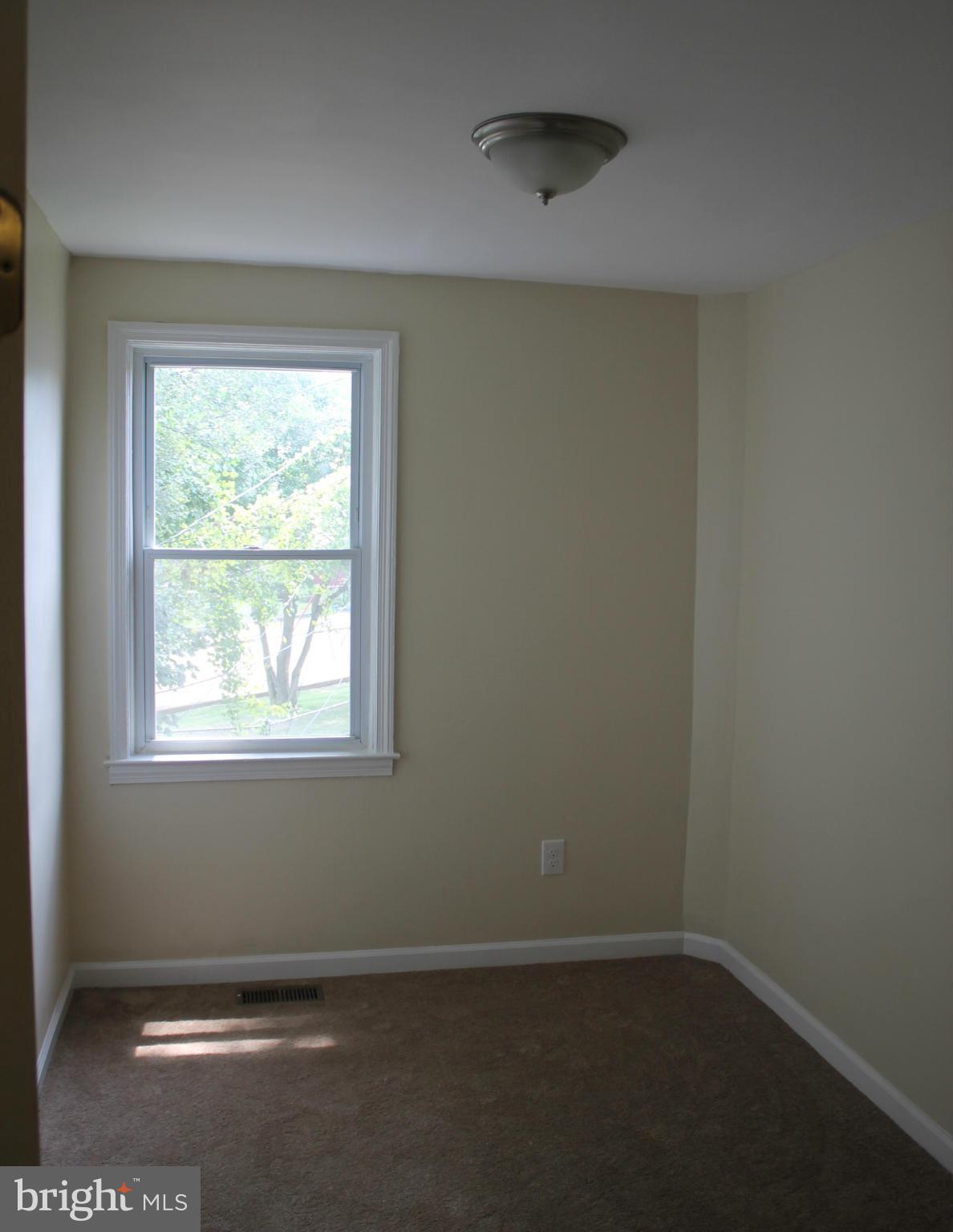 4229 Flowerton Road Baltimore, MD 21229 - Photo 5 of 18 Bedroom