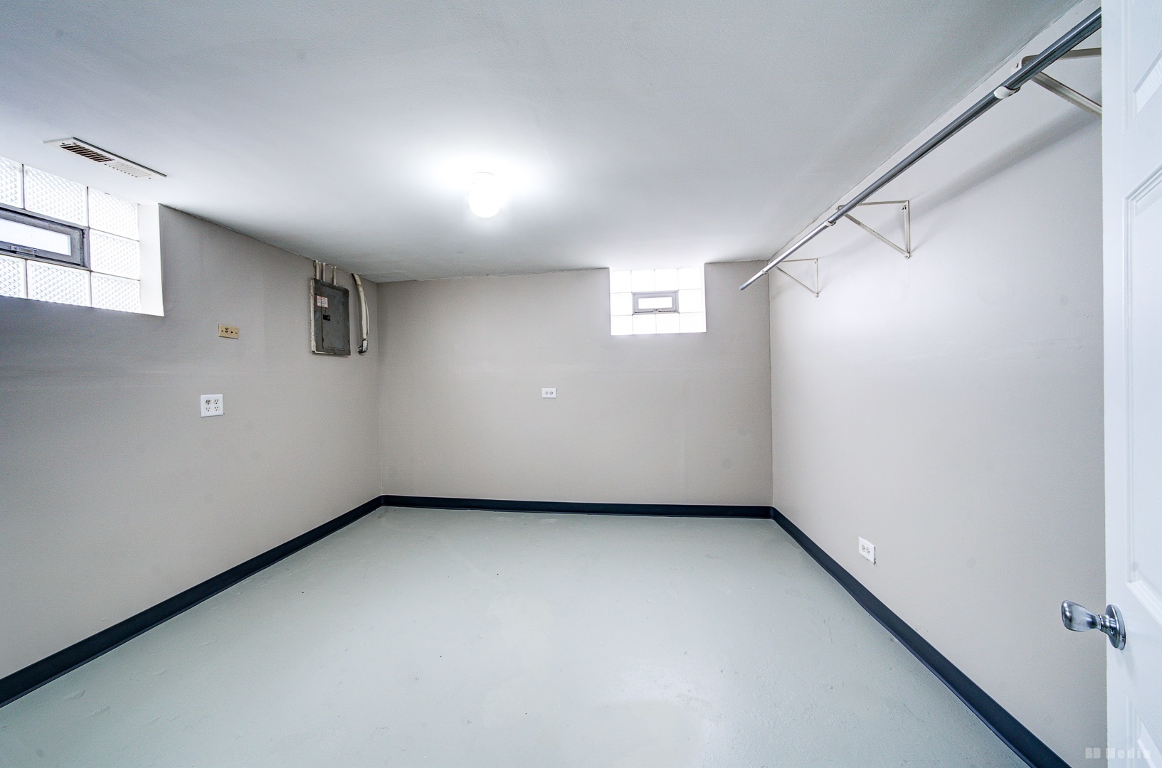 2223 West 156th Place Markham, IL 60426 - Photo 14 of 19 a view of an empty room with a window