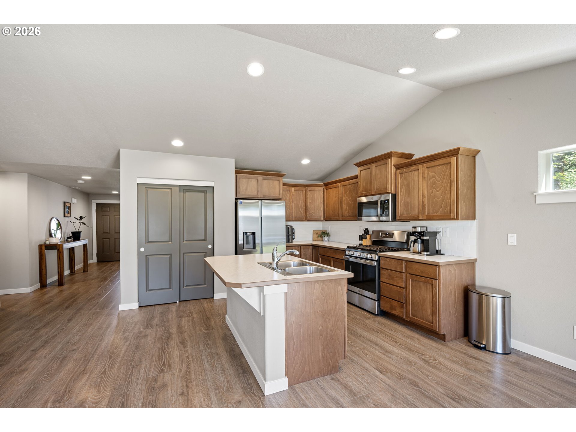 785 South 53rd Street Springfield, OR 97478 - Photo 14 of 46