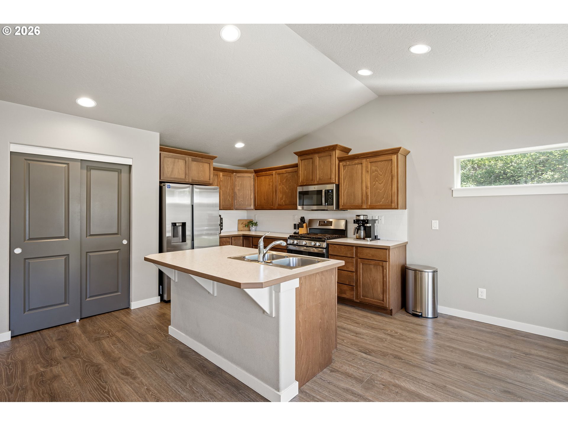 785 South 53rd Street Springfield, OR 97478 - Photo 15 of 46