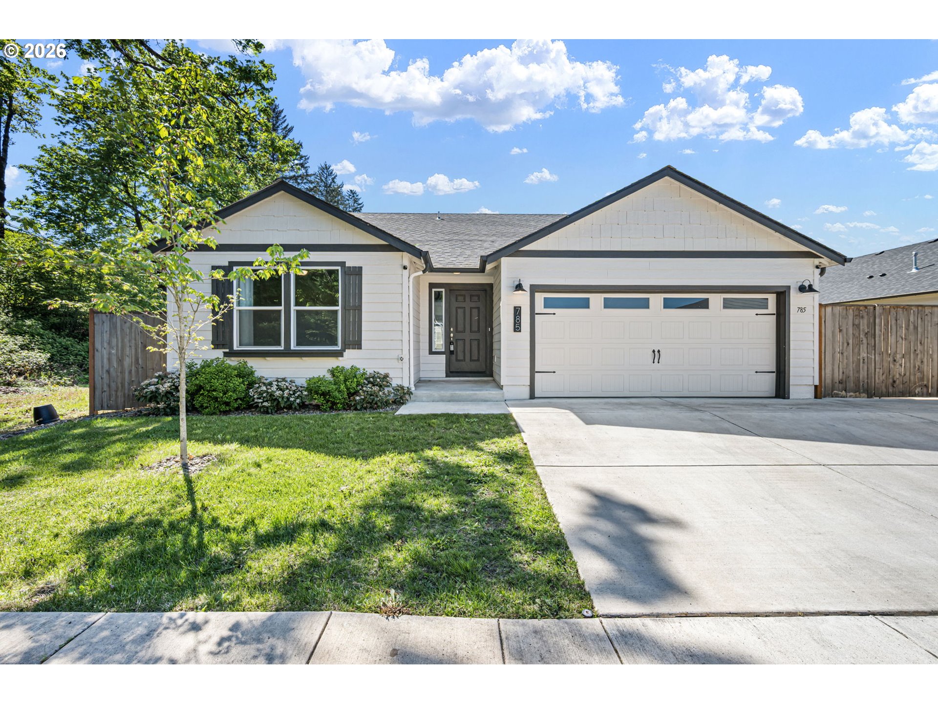 785 South 53rd Street Springfield, OR 97478 - Photo 4 of 46