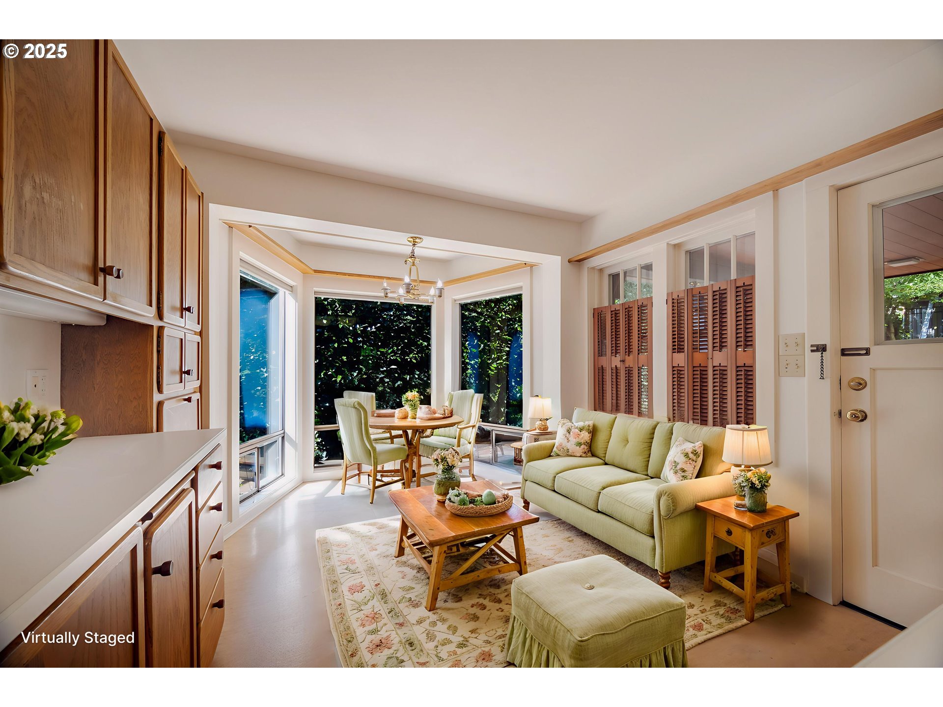 475 Leslie Street Southeast Salem, OR 97301 - Photo 16 of 47 a living room with furniture wooden floor and a large window