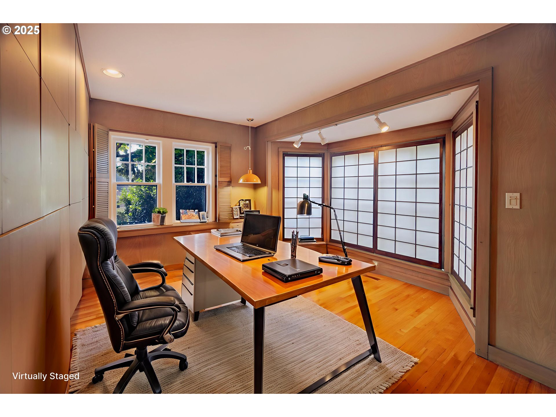 475 Leslie Street Southeast Salem, OR 97301 - Photo 26 of 47 a view of a workspace with furniture