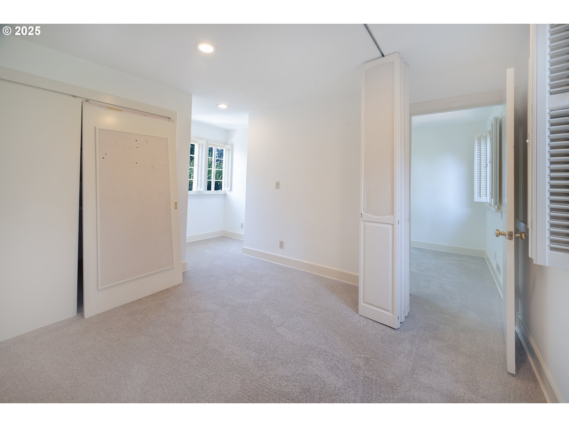 475 Leslie Street Southeast Salem, OR 97301 - Photo 39 of 47 a view of an empty room