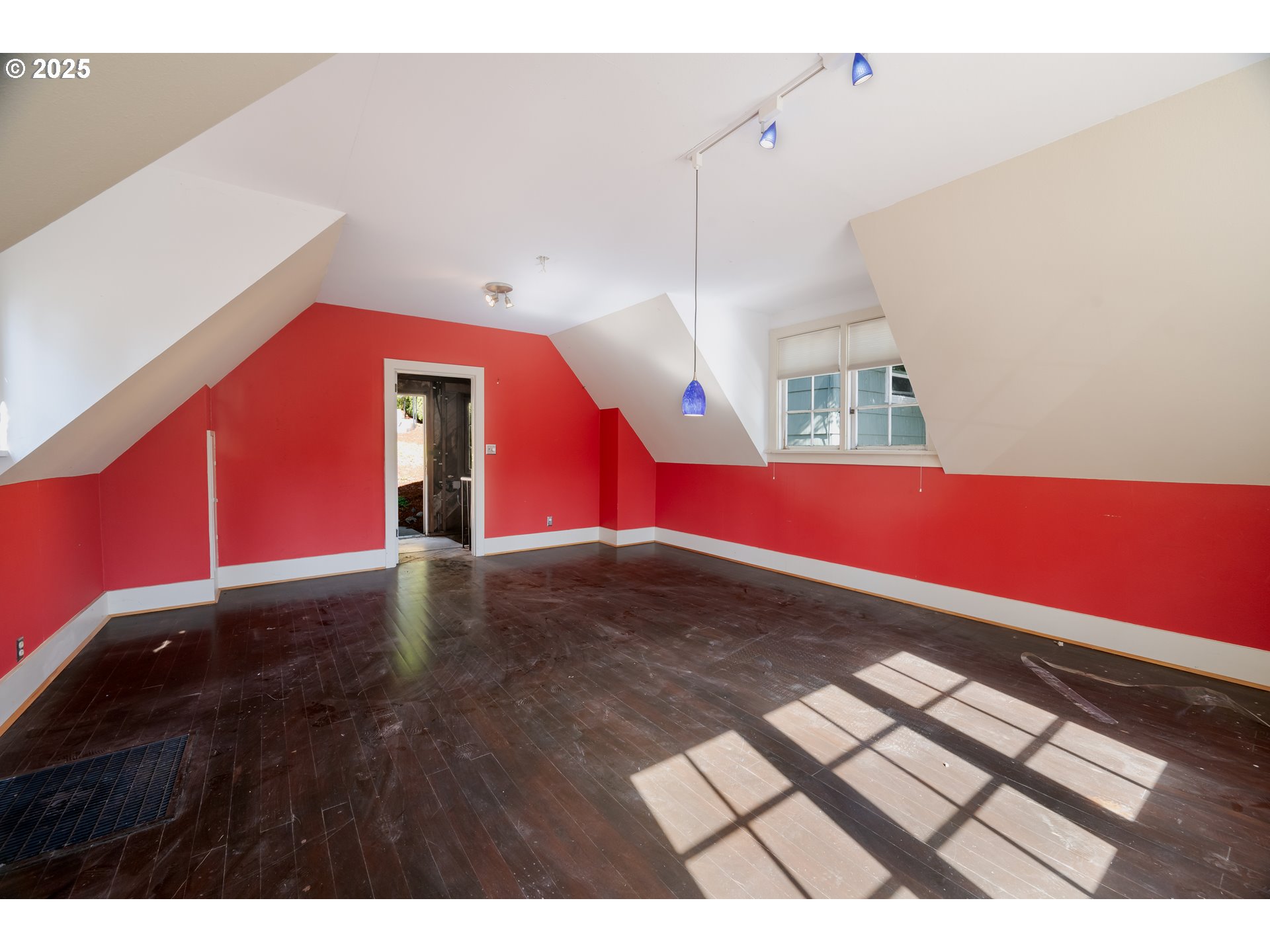 475 Leslie Street Southeast Salem, OR 97301 - Photo 47 of 47 a view of an empty room