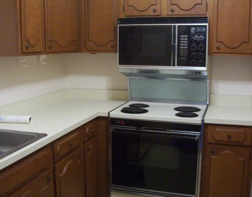 203-10 Coraopolis Road Coraopolis, PA 15108 - Photo 2 of 4 Kitchen.
