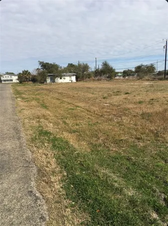 $39,900 | 609-610 West Shady Oak Lane, Rockport, TX 78382