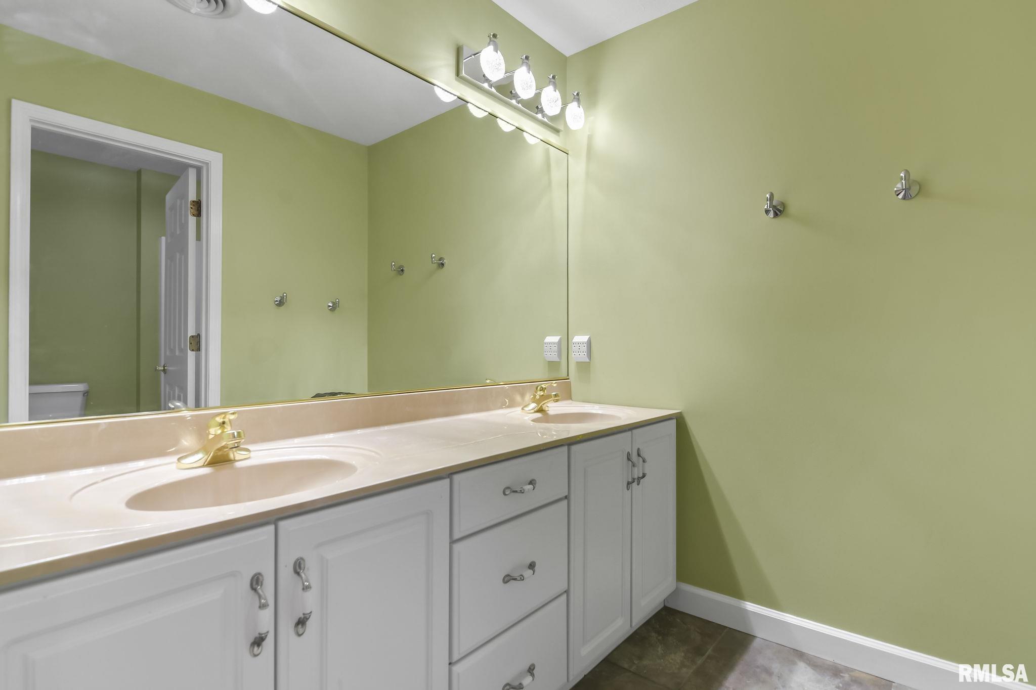2513 Parsley Lane Springfield, IL 62711 - Photo 33 of 46 Gallery Image 33