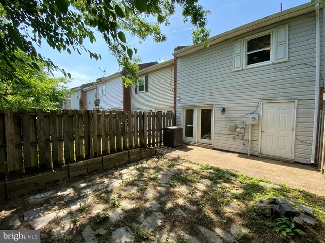 $1,695 | 128 Hickok Circle, Fredericksburg, VA 22401