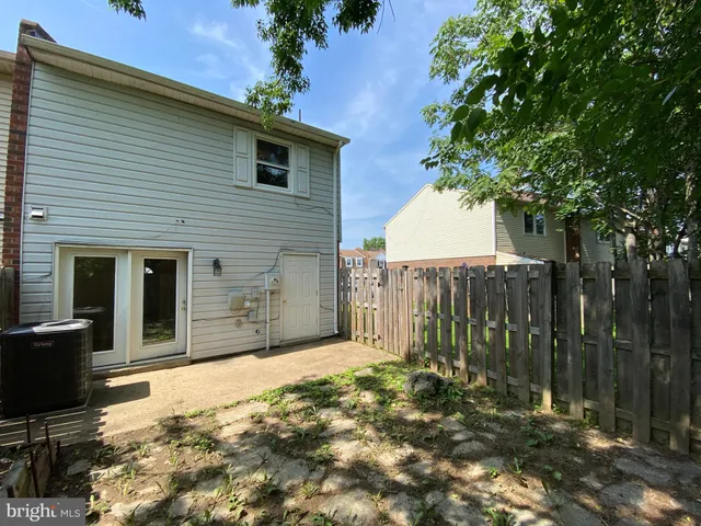 $1,695 | 128 Hickok Circle, Fredericksburg, VA 22401