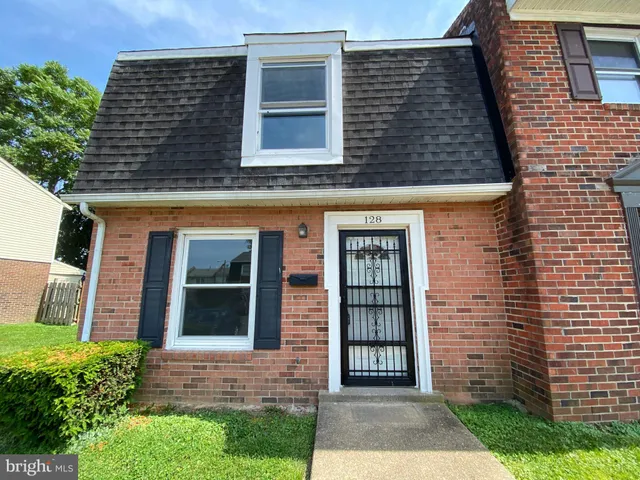 $1,695 | 128 Hickok Circle, Fredericksburg, VA 22401