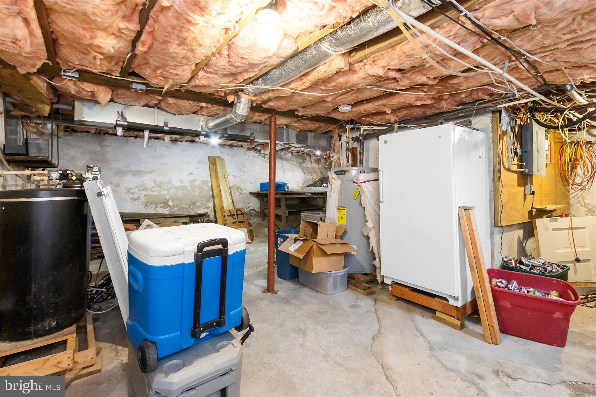 11853 White Hall Road Smithsburg, MD 21783 - Photo 30 of 40 a utility room with dryer and washer