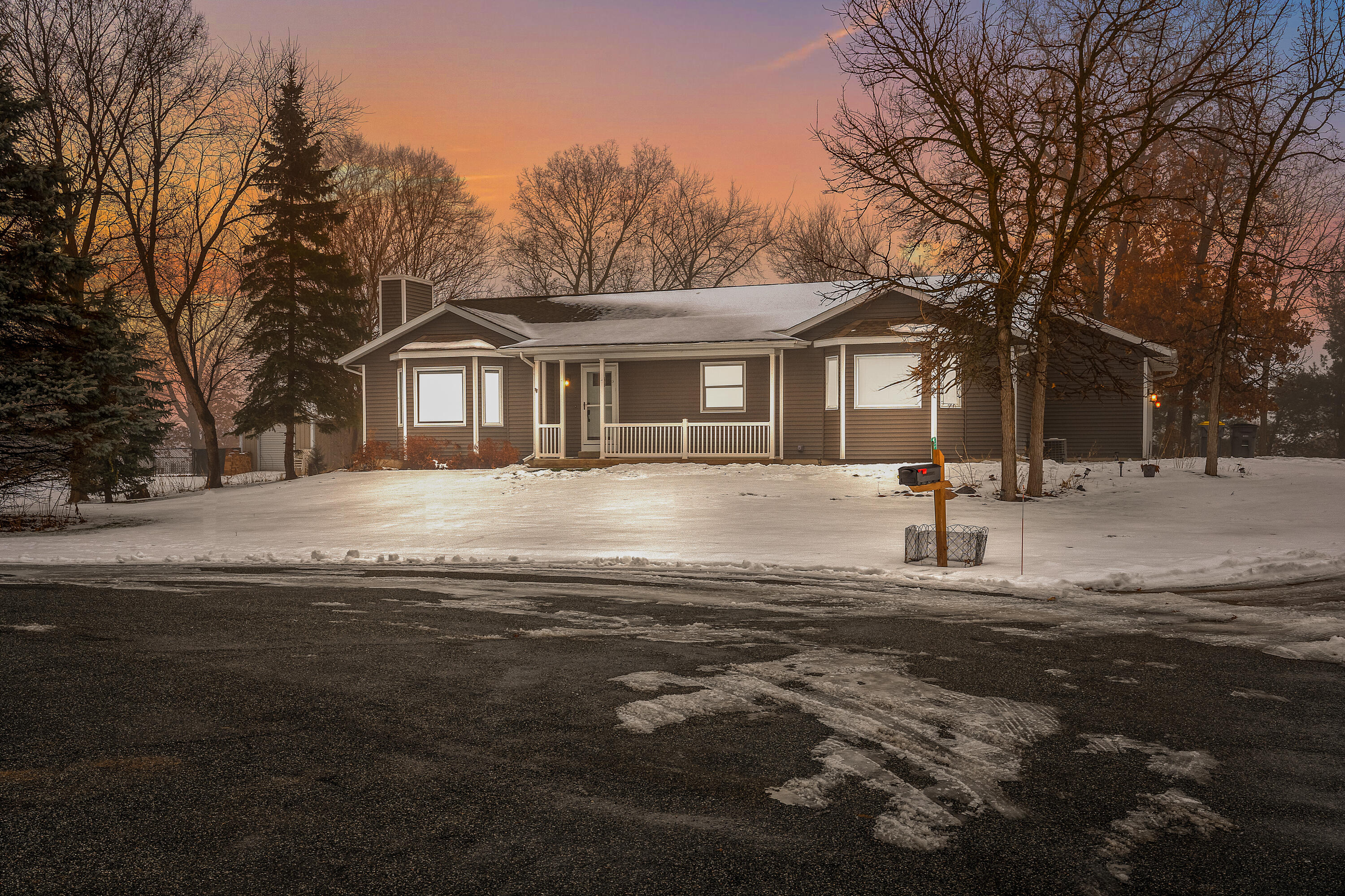 W7702 Whitetail St