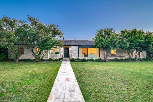 $964,900 | 1319 El Patio Drive, Dallas, TX 75218