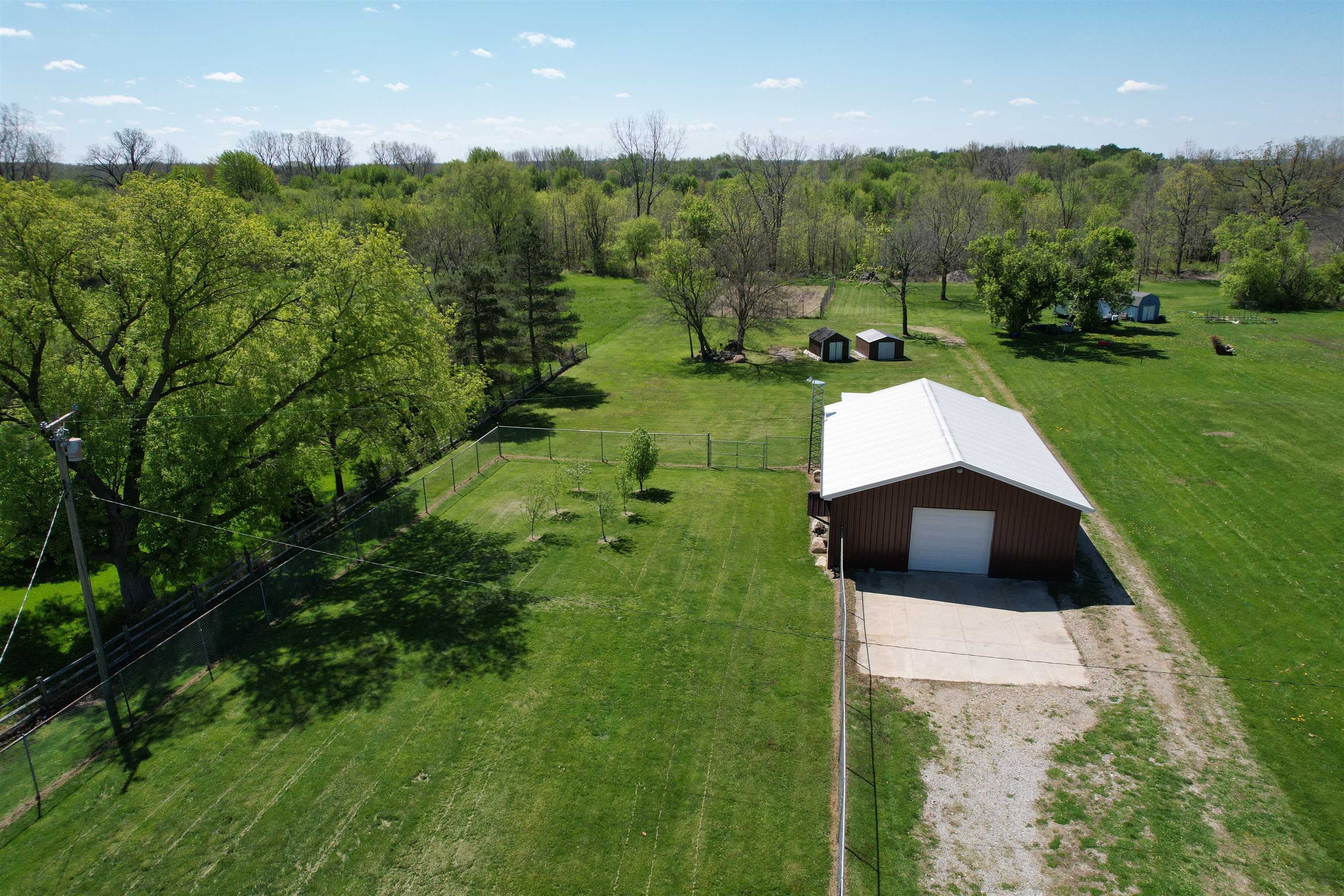 10900 Lansing Road Durand, MI 48429 - Photo 3 of 42