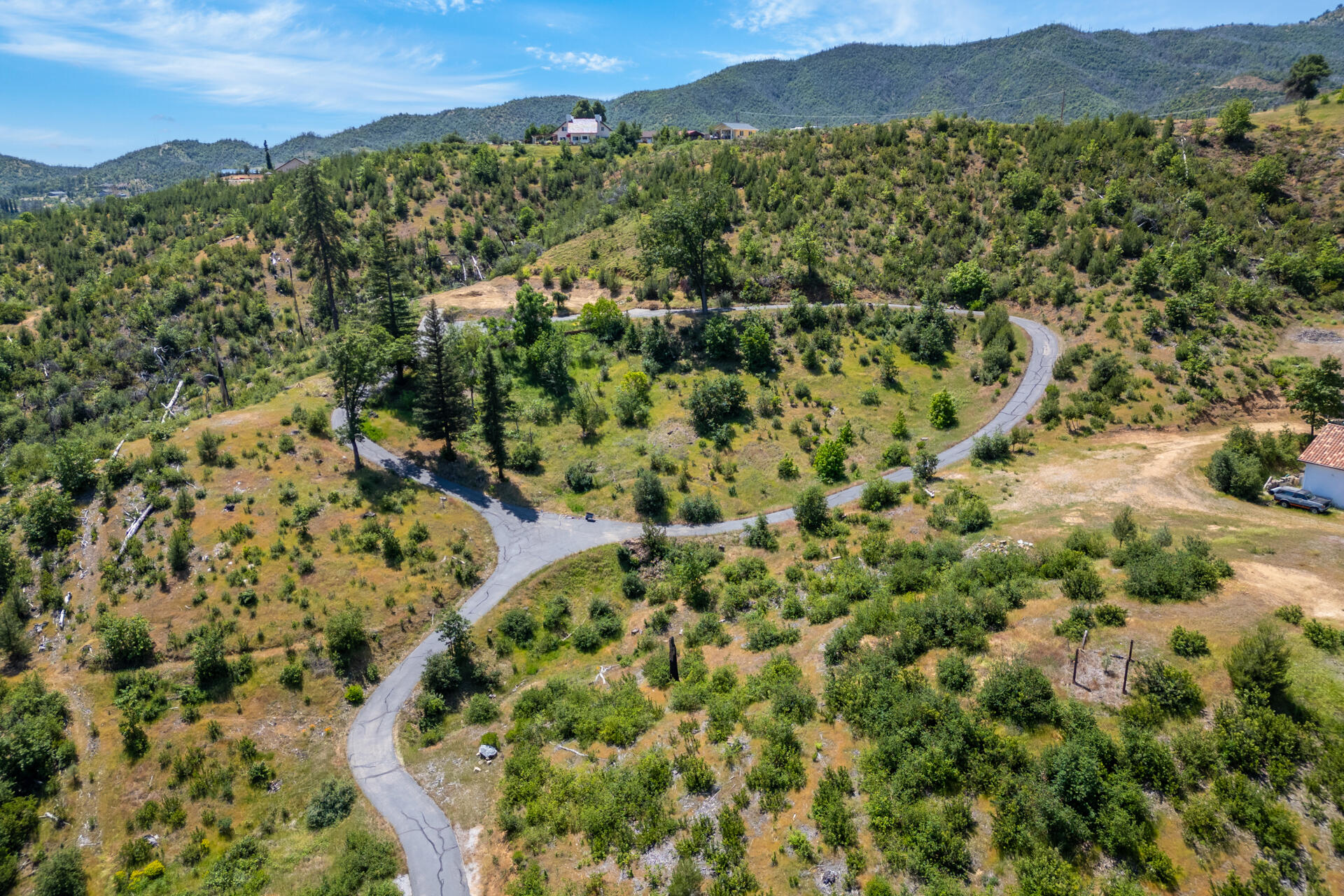 15691 Old Stage Coach Road Redding, CA 96001 - Photo 18 of 27 a view of a city with a mountain