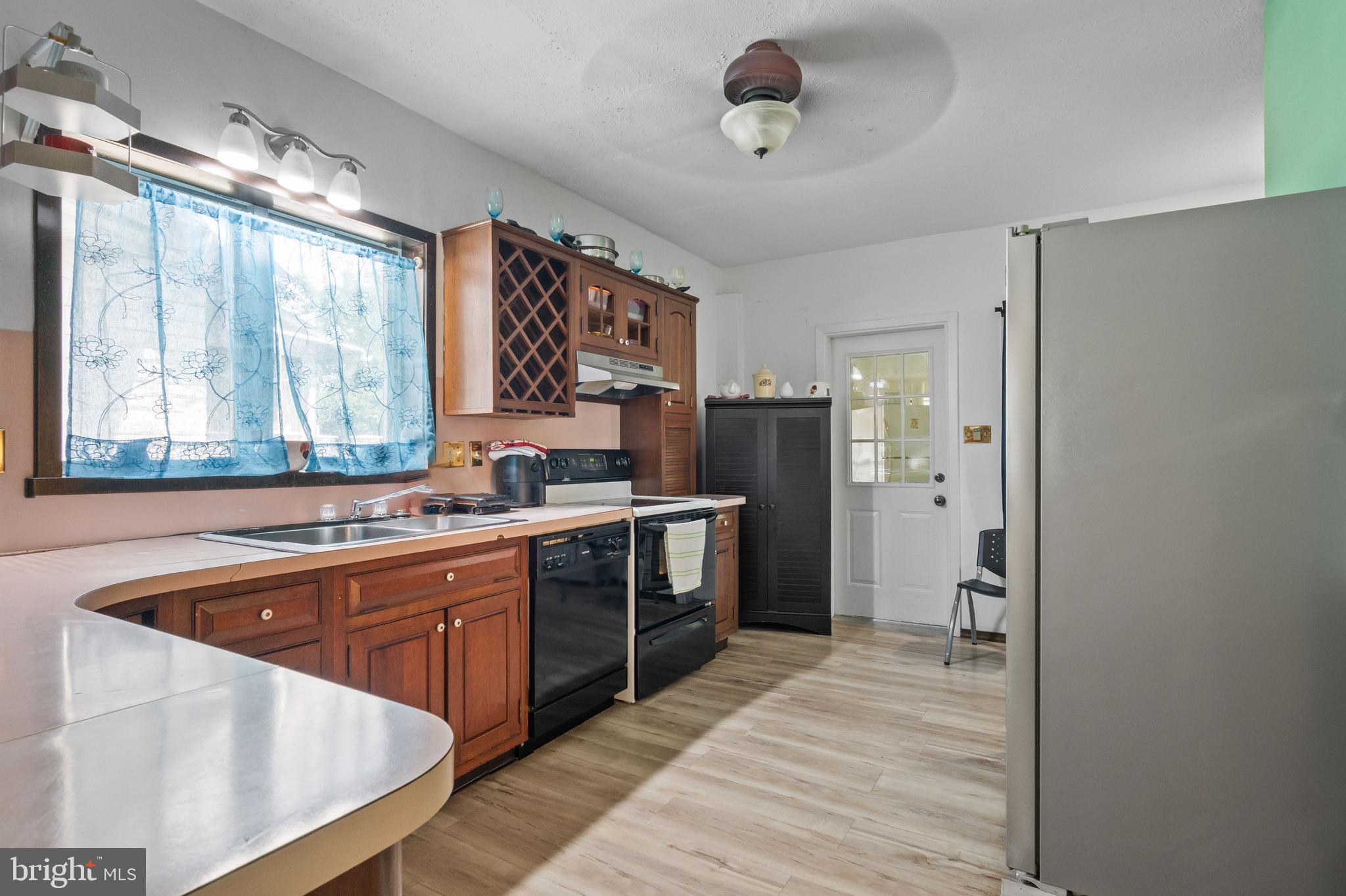 317 State Street Shillington, PA 19607 - Photo 11 of 32 Gallery Image 11