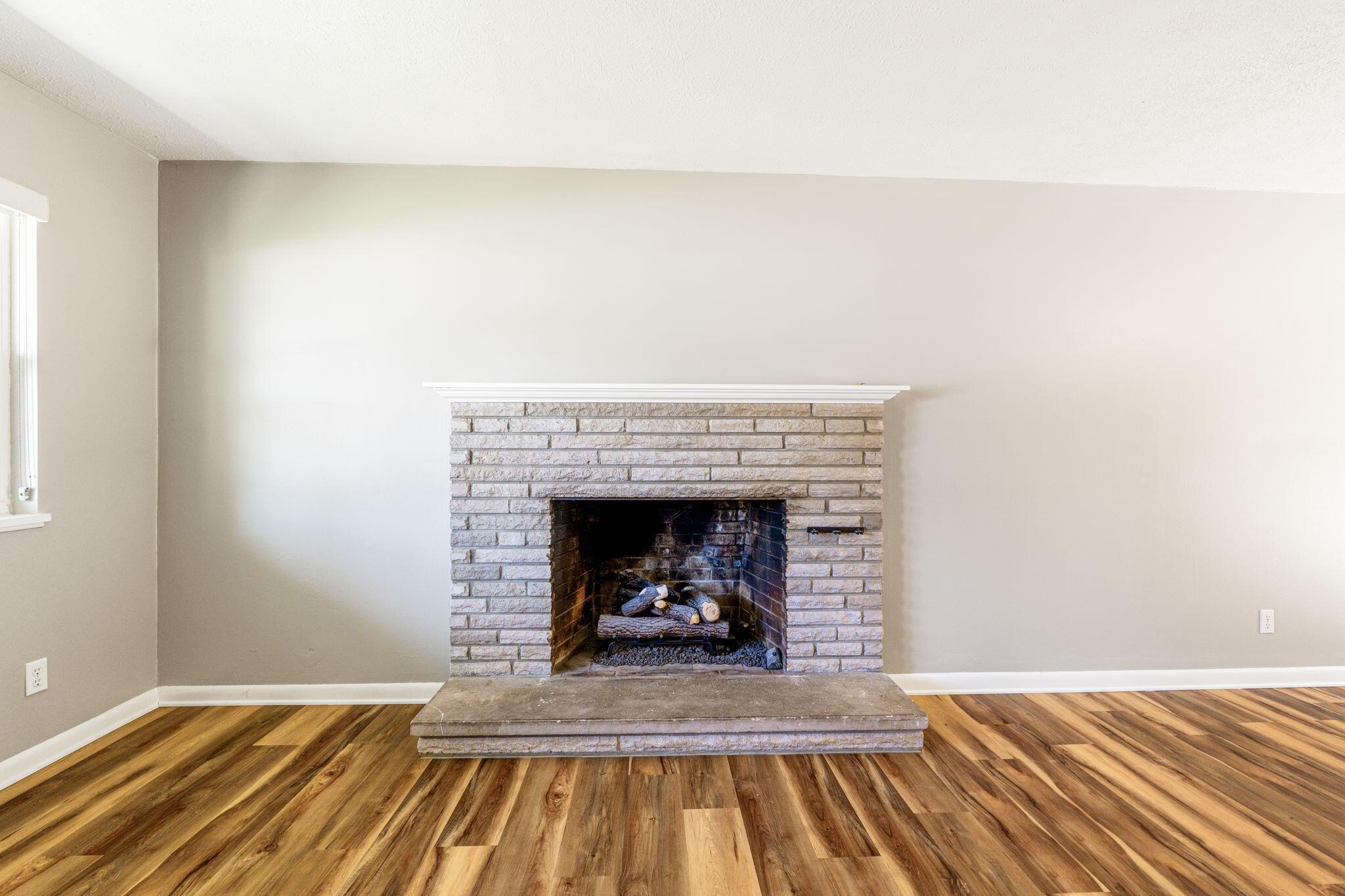 307 Rivers End Road Columbus, OH 43230 - Photo 16 of 43 Gas Log Fireplace
