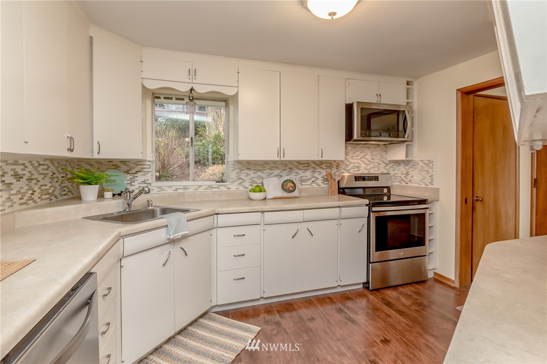 1912 Austin Road Northeast Tacoma, WA 98422 - Photo 10 of 23