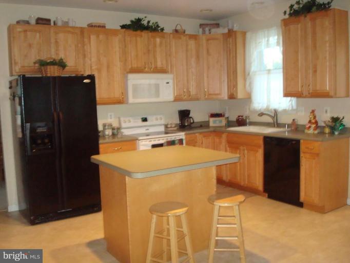 20115 Gunpowder Road Manchester, MD 21102 - Photo 22 of 29 a utility room with sink dryer and washer